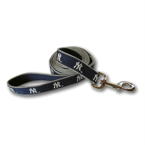 New York Yankees Reflective Dog Leash